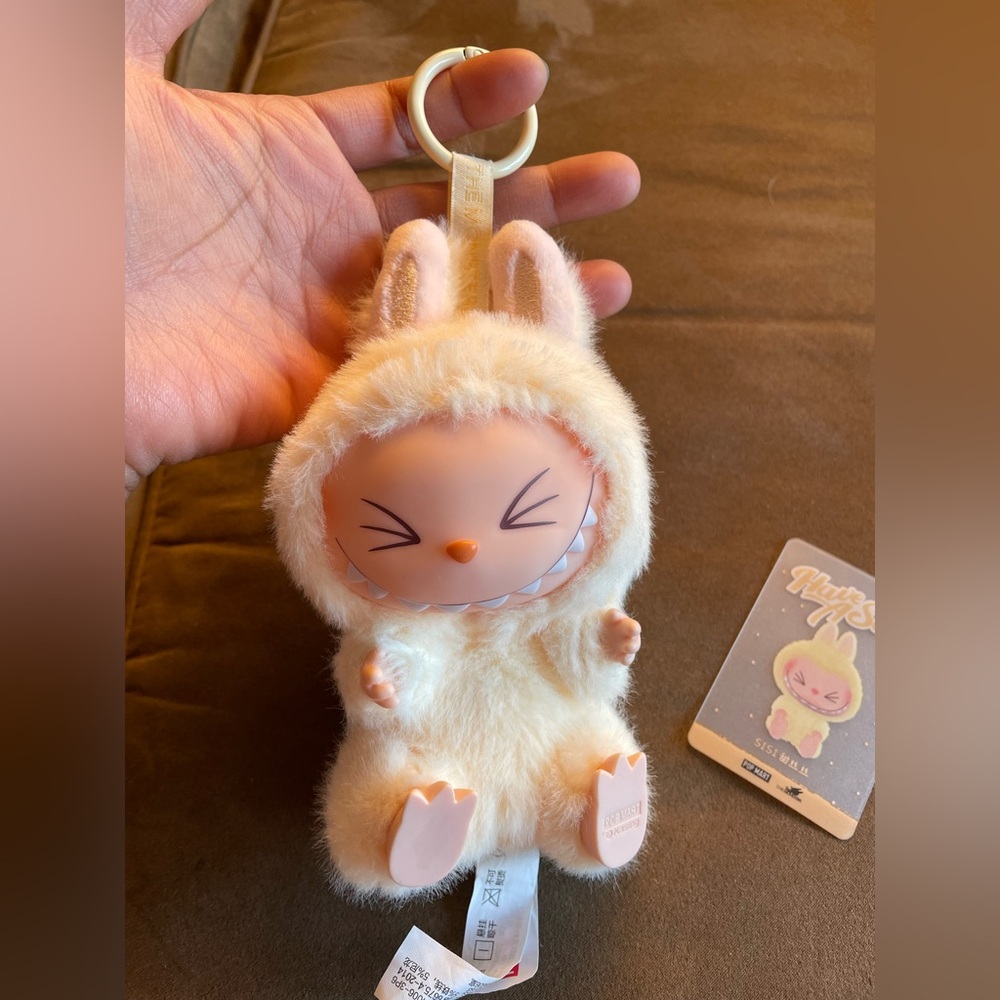 Pop Mart The Monsters Labubu Keychain Have a Seat - Sisi EUC